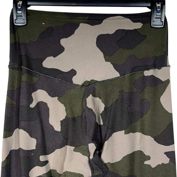 Offline by Aerie Medium 7/8 Leggings Real Me Hi-Rise Stretch Soft Green Camo - Image 4