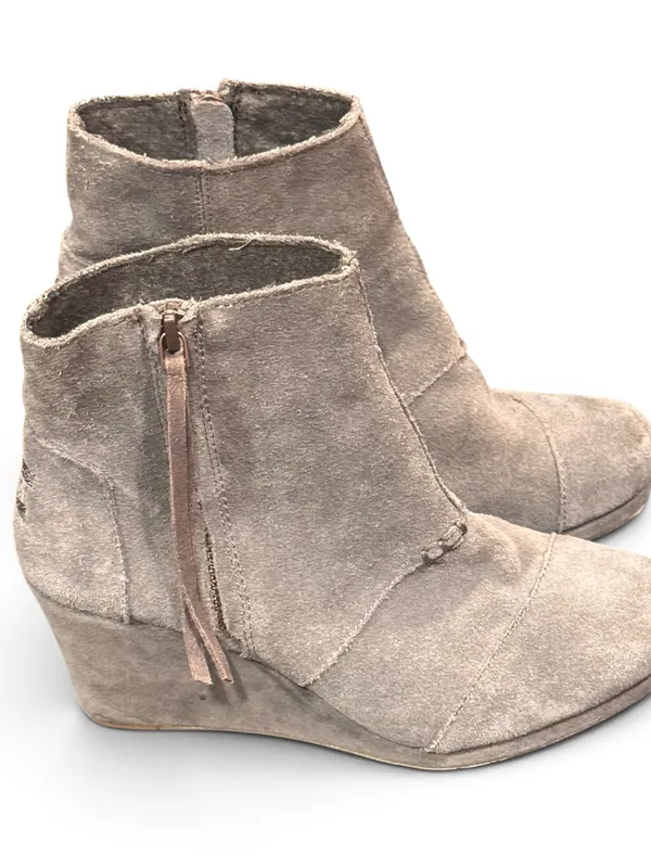 Toms suede ankle wedge bootie grey - chic and comfortable for everyday - Image 7
