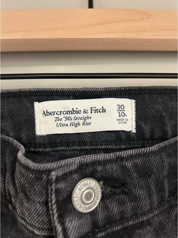 Abercrombie 90’s straight ultra high rise jeans - Image 5