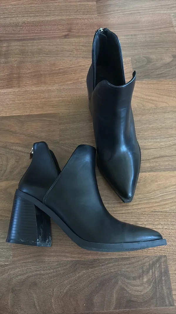 Black Boot Heels Size 7 - Image 2