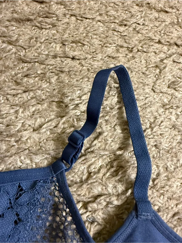 Cacique Cornflower Blue Lace X Crossover Back Bralette - size 14/16 - Image 5