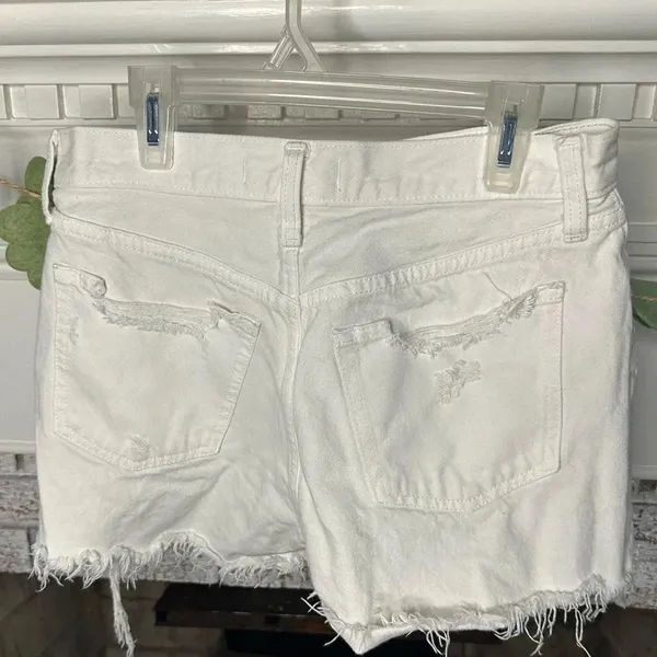 Abercrombie Curve Love The Boyfriend Short White Distressed Denim Size 25 - Image 3