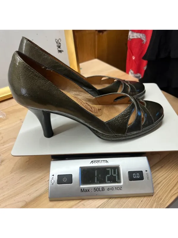 Söfft Retro Olive Green Patent Leather Heels Cutout Design Size 9 Retro Chic - Image 13