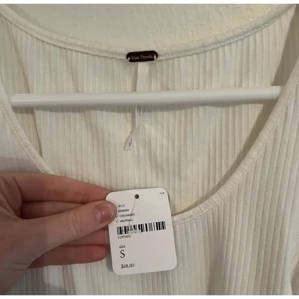 Free People NWT $68 Something Special Top White Ribbed Knit Puff Sleeve Ruffle - Image 4