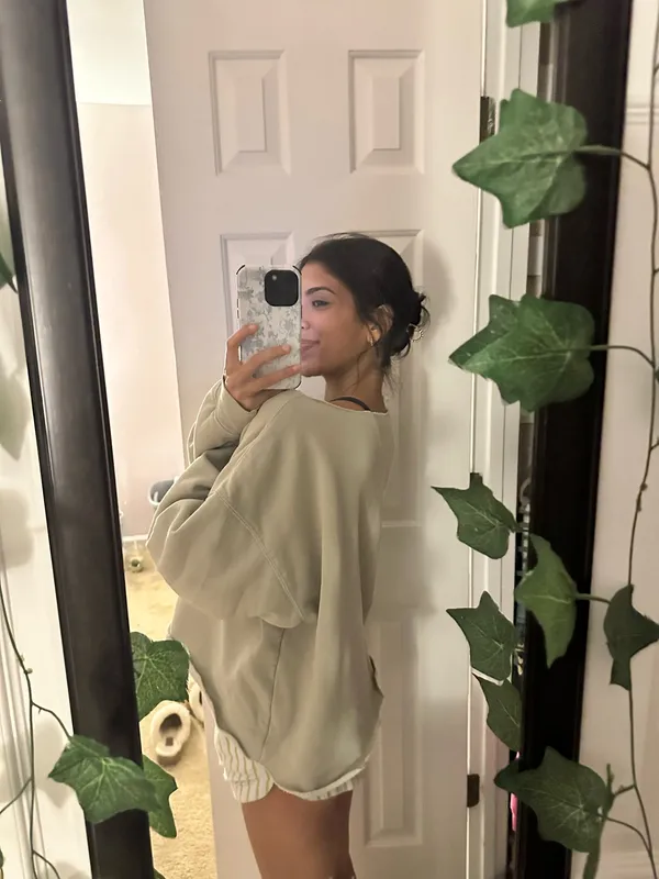 Brandy Melville Sweatshirt - Image 2