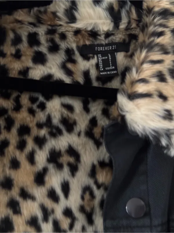 Black Denim Jacket with Leopard Faux-Fur Trim and Lining - Image 3