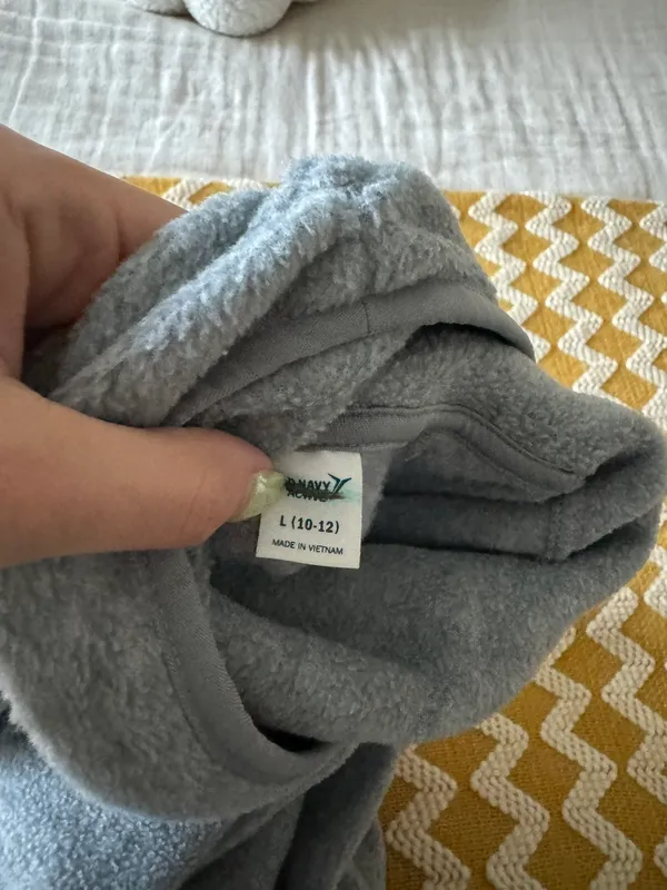 Old Navy Gray Cropped Turtleneck - Image 5