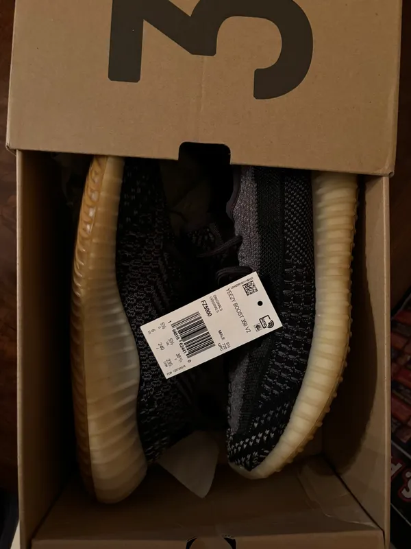 Yeezy Boost 350 V2 ‘Carbon’ - Image 7