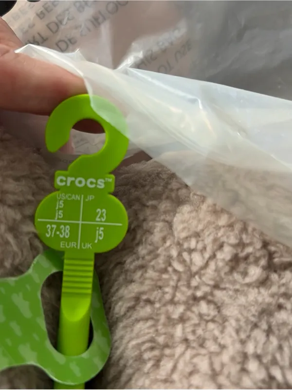 NEW Crocs Classic Cozzzy Slippers Big kids Size 5 / Women’s 7 Color Mushroom NWT - Image 7