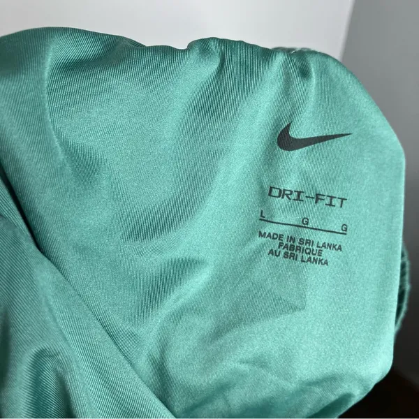 Nike women’s‎ one dri-fit ultra high waisted 3” brief lined shorts size large - Image 11