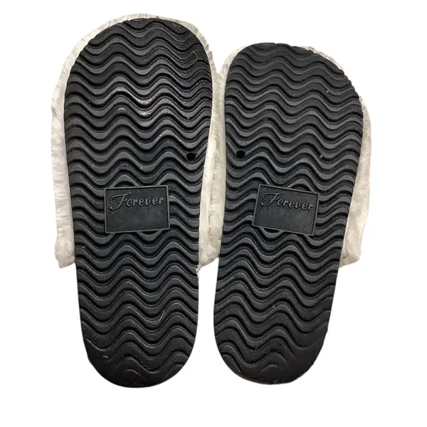 Forever (not forever 21) Cozy Cream colored Furry Amphibious Sole Slippers. - Image 2