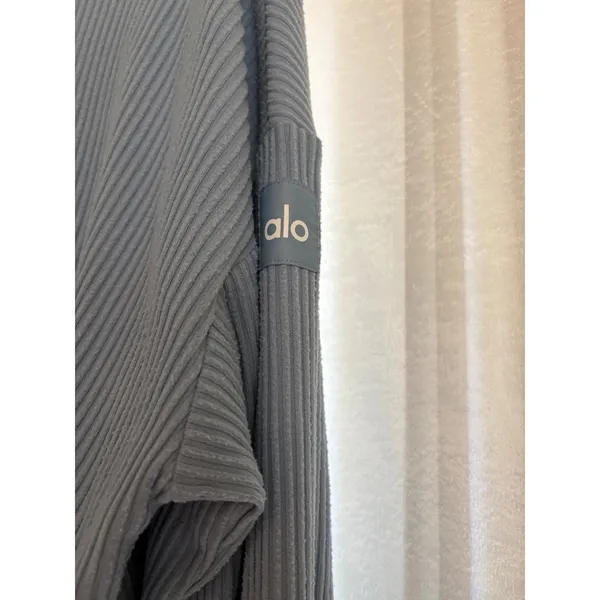 Alo Yoga Muse Hoodie‎ ribbed knit cropped In Blue Size Medium - Image 4