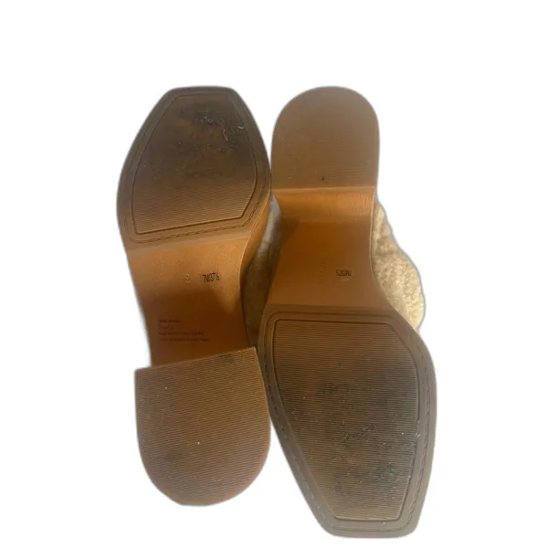 Vince Camuto Sherpa clogs size 7 - Image 4