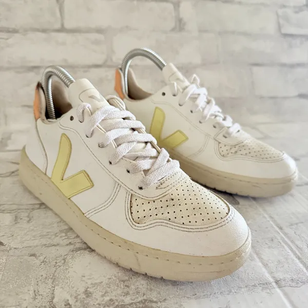 Veja V10 CWL White Sun Peach Trainers Vegan Leather Eco Friendly Lace Up Sz 6 - Image 2
