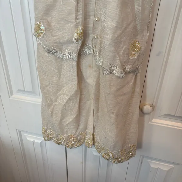 Floral and Sequin Wedding Dress Size Small‎ - Image 6