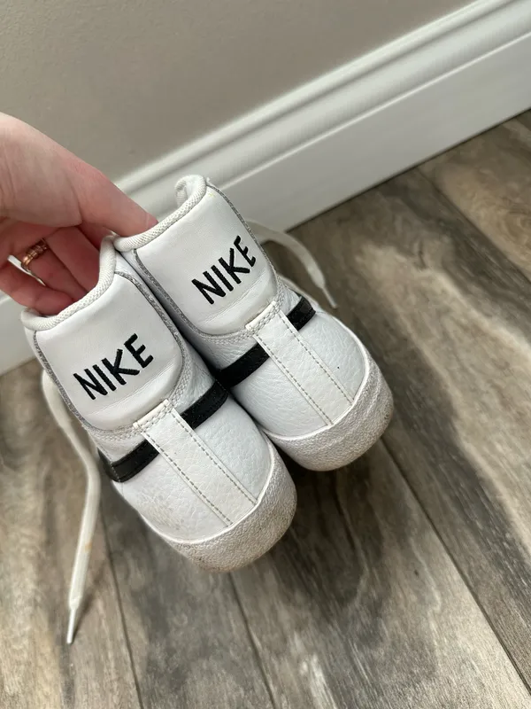 Nike Blazers - Image 4