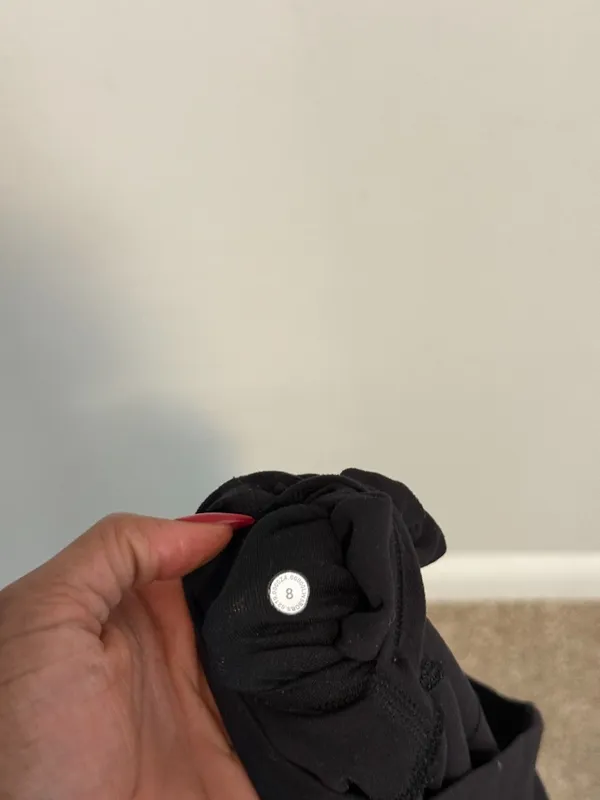 Lululemon Black High-Rise Leggings Size 8 - Image 4