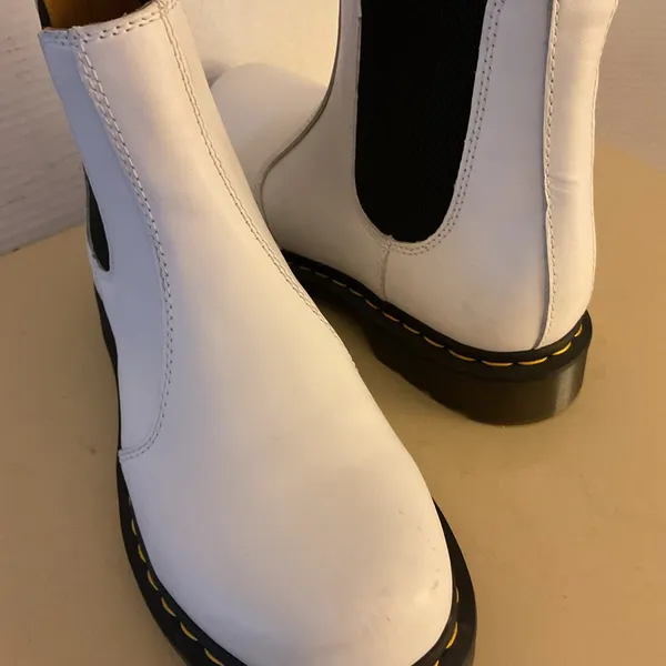 Dr. Martens women White leather Chelsea Platform Boots with Black Elastic 10 - Image 3