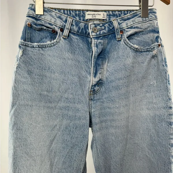 Abercrombie & Fitch Distressed The Dad High‎ Rise Jeans in Blue Size 27 - Image 8