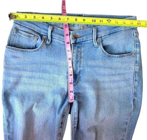 Good American Good Legs Distressed Crop Jeans - Image 12