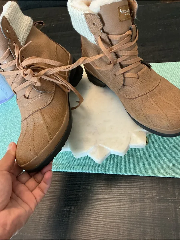 Koolaburra Tan Shearling-Lined Lace-Up Winter Boots - Image 11