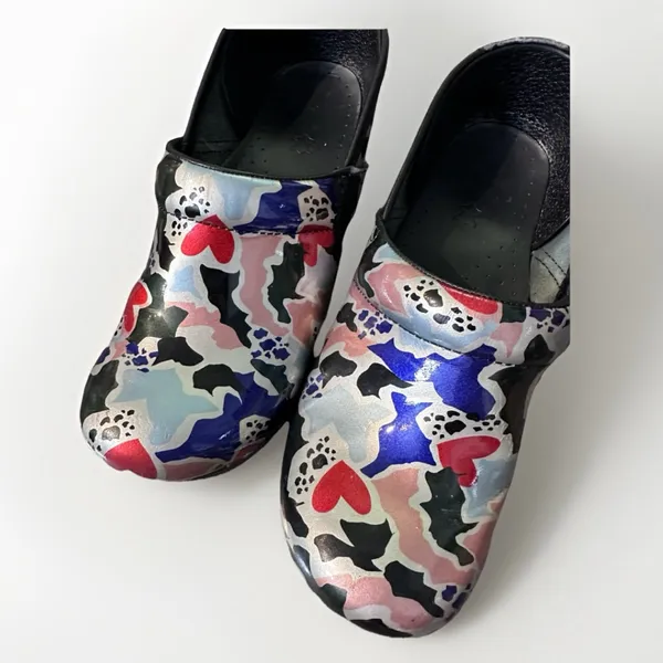 DANSKO‎ Professional Clogs Multi-Colored Abstract Design Red Hearts - (40) 9.5 - Image 5