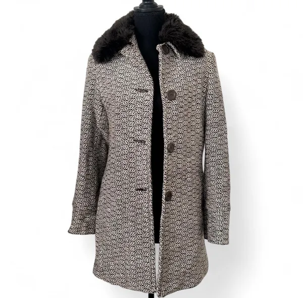 Women brown wool peacoat with faux fur collar size 6 - Image 2