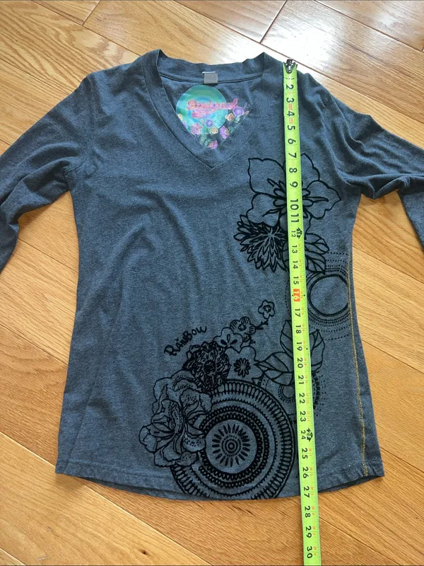 Desigual Gray V-Neck Long Sleeve Floral tee - Image 12