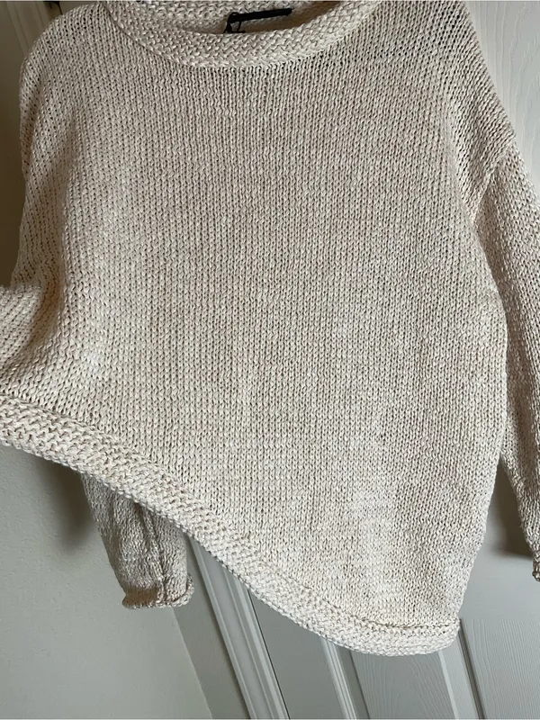 Zara Asymmetric Knit Sweater Size Small Cream / Off-White - Image 5
