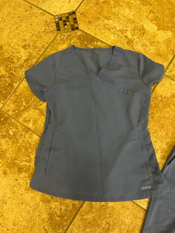 Jaanuu Scrub Set Sz S(see small flaw)! No :( - Image 3