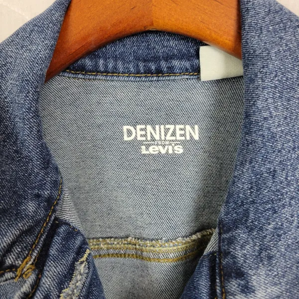 Levi's Denizen Womens Jacket Medium Blue Denim Buttoned Chest Pocket Collared‎ - Image 3