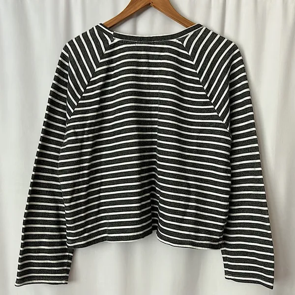 Beyond Yoga Comfy Black/White Striped Sweatshirt Top **Size L** - Image 2
