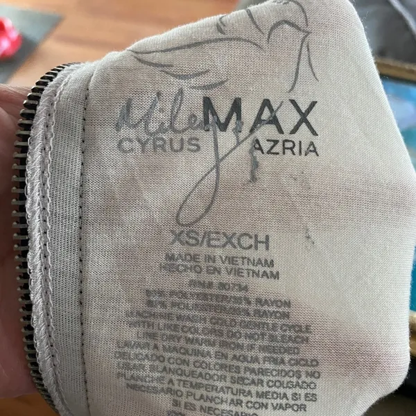 Max Azira Miley Cyrus woman’s Tank top XS - Image 4