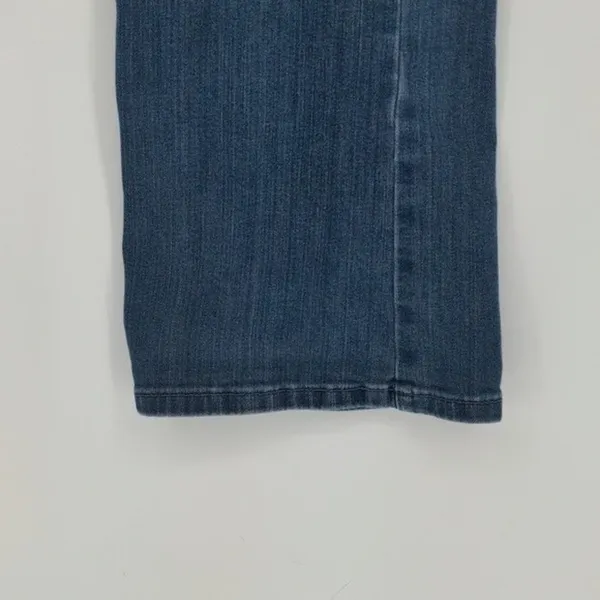Duluth Trading Women's Medium Wash Bootcut Jean‎ Size 8 - Image 5