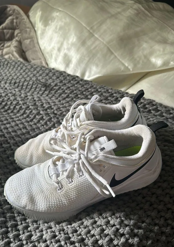 Volleyball Shoes - Image 4