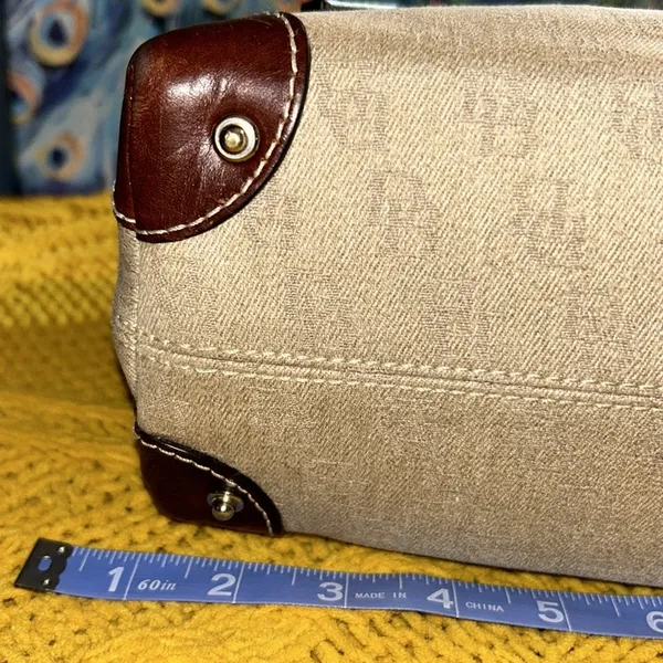 Dooney & Bourke Vintage Signature Beige Monogram Handbag - Image 9