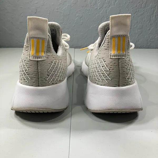 Adidas Asweego women's Grey White Knit Sneakers Size 6.5 - Image 3