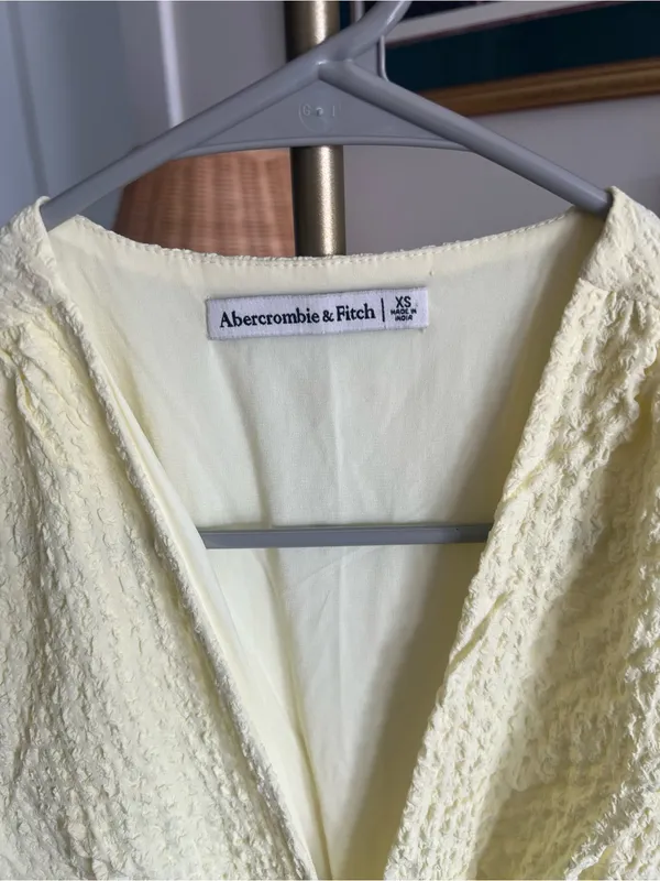Abercrombie & Fitch Light Yellow Textured Tie-Front Midi Dress - Image 2