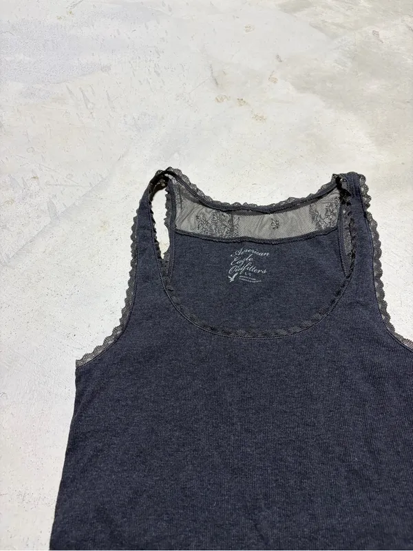 American Eagle y2K Women's gray Lace-Trim Tank Top large - Image 4
