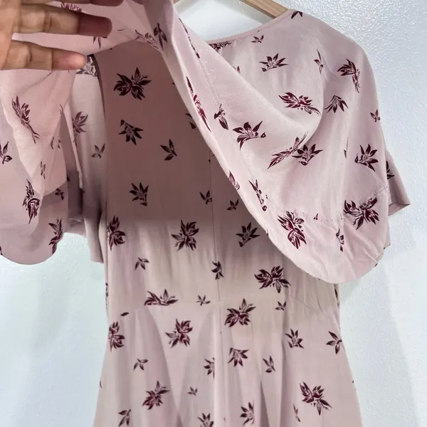 Free People Stealing Kiss Mauve Floral Romper Ruffle Flutter Sleeve‎ Tie Front M - Image 5