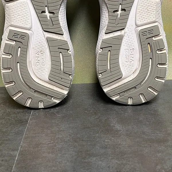Brooks Adrenaline GTS 22 Women's Gray Running Shoes Size 10B - Image 15
