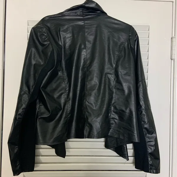 2X pLeather crop zip up long sleeve blouse - Image 4