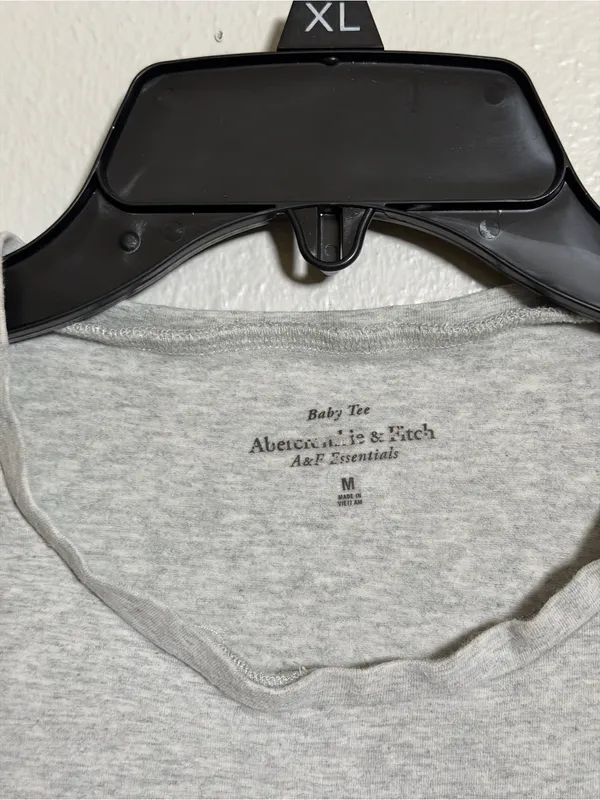 Abercrombie & Fitch Women Baby Tee‎ Essentials Light Gray Crewneck Minimalist M - Image 3