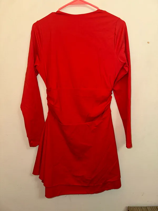 Red square neck ruffle hem mini dress Size L - Image 4
