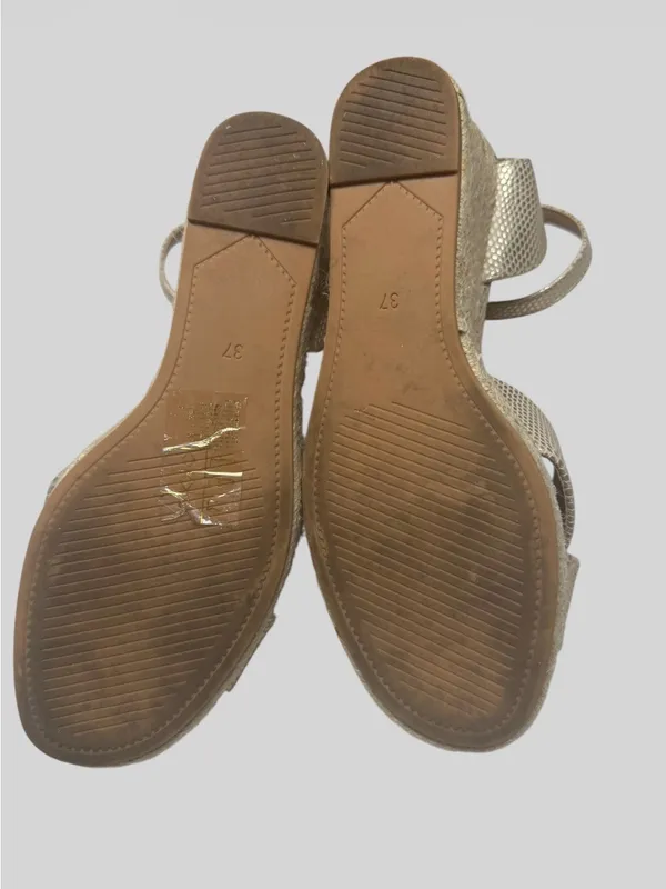 H&M Metallic Gold Wedge Espadrille Sandals with Ankle Strap - Image 9