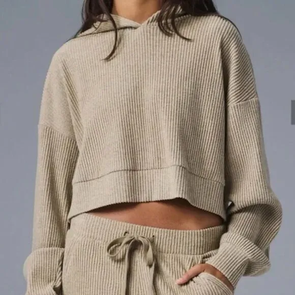 Alo Yoga Women’s Muse Cropped Ribbed Hoodie in Gravel Heather Tan Size S - Image 3