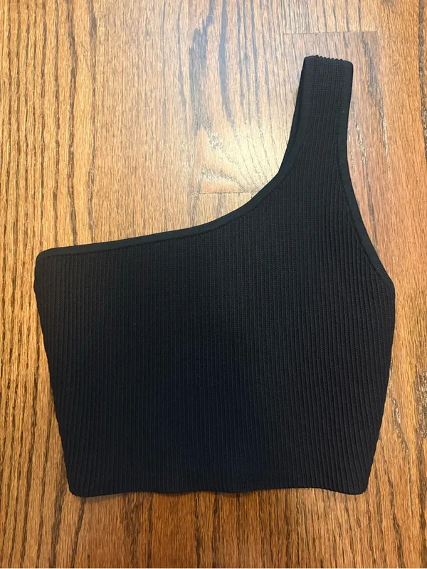Aritzia Black One-Shoulder Ribbed Crop - Image 2