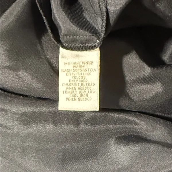 Elegant Black Satin Robe with Lace Trim - Image 7
