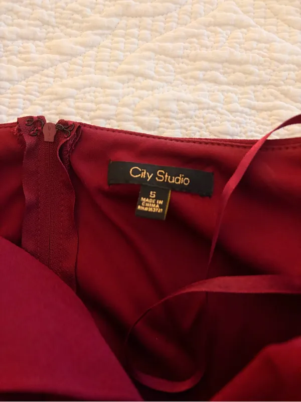 City Studio One-Shoulder Ruffle Cocktail Dress in Burgundy - Image 2
