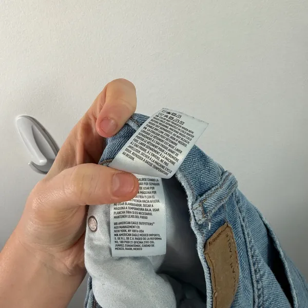 American Eagle Highest Rise‎ 90s Flare Jeans Light Wash Distressed Womens 8 - Image 10